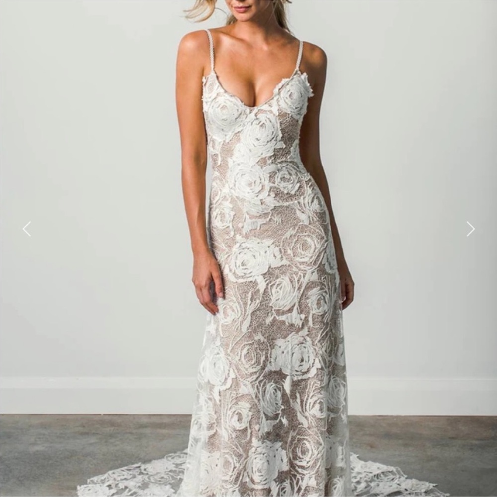 Grace Loves Lace Rosa Wedding Gown, chai undertone, size small